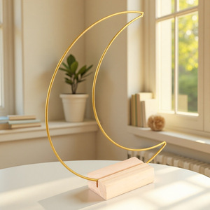 Couronne en fer laqué or en forme de lune avec base en <span class=keywords><strong>bois</strong></span> - <span class=keywords><strong>Cercle</strong></span> métallique <span class=keywords><strong>attrape</strong></span>-rêves, Décoration de table - Product Image 5
