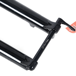 Fourche avant Retrospec 28,6 mm, axe 12x100 mm, suspension à air, réglage du rebond, VTT 29 pouces - Product Image 4