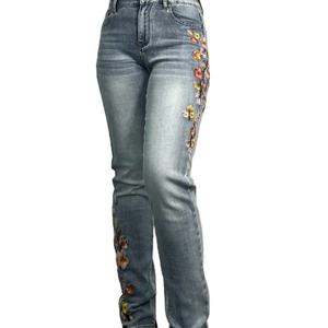 Pantalones Vaqueros Florales de Moda OEM, Pantalones de Mezclilla Bordados Personalizados para Mujer, Pantalones Casuales Ajustados con Lavado Especial - Product Image 1