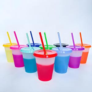 Nuova Tendenza: Bicchiere Riutilizzabile in Plastica PP da 475ml e 710ml con Coperchio, Cambia Colore con il Freddo, Ideale per Campeggio e Attività all'Aperto - Product Image 5