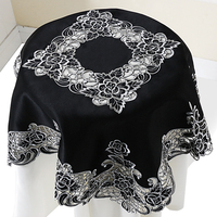 Nappe carrée OWENIE 34x34 en polyester lavable avec motif de dessin animé, broderie de rosettes argentées et sequins noirs et blancs, vente en gros