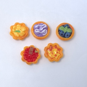 Bonitos Dijes de Resina con Forma de Tarta de Huevo, Surtidos de Fresa, <span class=keywords><strong>Uva</strong></span>, Arándano y Mango, Colgantes de Comida para Fabricación de Joyas y Suministros de Manualidades DIY - Product Image 2