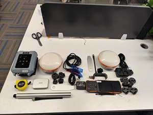 Receptor <span class=keywords><strong>GNSS</strong></span> RTK CHCNAV I93 Versión Internacional con 1408 Canales IMU-RTK Avanzado con Levantamiento Visual y Posicionamiento Visual - Product Image 2