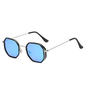 Montures de lunettes personnalisées UV400 certifiées Global Recycled Standard, idéales pour les voyages en plein air, les sports et les trajets quotidiens - Product Image 1
