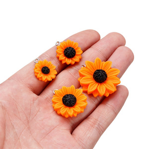 Pendentif tournesol en résine 20-32mm pour la fabrication de boucles d'oreilles, accessoires de bijoux, vente en gros - Product Image 3