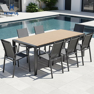 Tavolo <span class=keywords><strong>da</strong></span> Pranzo Estensibile <span class=keywords><strong>da</strong></span> Giardino Homful con Piano a Doghe Effetto <span class=keywords><strong>Legno</strong></span> e Struttura <span class=keywords><strong>in</strong></span> Alluminio Estraibile su un Lato - Product Image 1
