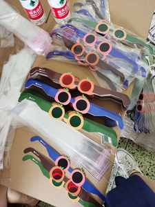 Lunettes de décodage 3D portables avec lentilles rouges, loupe pour institutions éducatives - Product Image 5