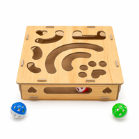 Boîte de jeu interactive en bois pour chat avec balles en ABS, distributeur de nourriture coulissant et découpes en forme de patte pour chats S