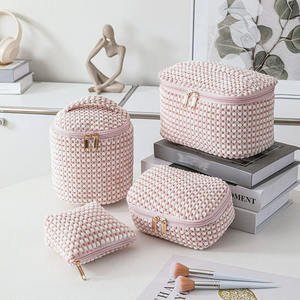 حقيبة يد بسحاب بشعار مخصص ، حقيبة يد مضلعة ، حقيبة مكياج صغيرة اسطوانية ، حقيبة مستحضرات تجميل للنساء ، علبة هدايا لعيد الميلاد - Product Image 3