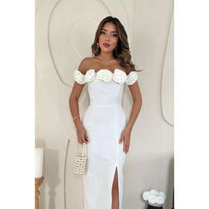 Vestido de noche blanco con hombros descubiertos, adornado con rosas, estilo tubo, de satén, con cintura natural. - Product Image 2