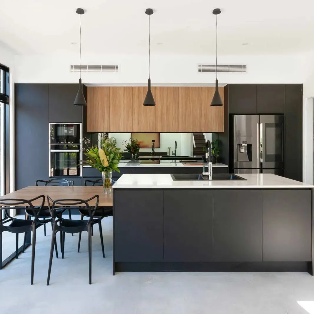 Gabinete de cocina moderno de color negro mate o brillante CBMmart con acabado de madera gabinete de cocina Diseño sin manijas gabinete de cocina