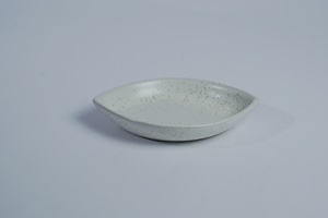 Plato de Gres Artístico con Esmalte Reactivo de Primera Calidad, Forma Irregular, para Servir Sushi, Sashimi y Ensaladas - Product Image 2