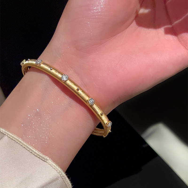 3 bracelet-gold-gold plating