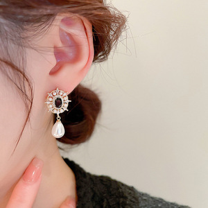 Eleganti orecchini pendenti a forma di fiore per donna, accessori per l'orecchio alla moda da indossare tutti i giorni - Product Image 3