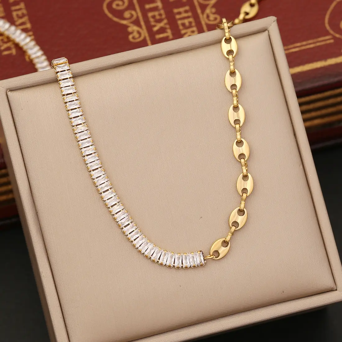 Hot selling crystal zircon necklace with stainless steel square pig nose design pendant necklace for fashionable women