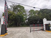 Barrière de chantier intelligente robuste avec moteur sans balais, contrôle d'accès IC/RFID, protection IP54, bras droit 6M pour le fret