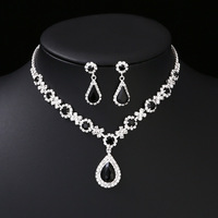 XE-10 Collier et boucles d'oreilles pendantes en cristal de diamant pour femmes, très vendu, luxueux, élégant et tendance pour les mariages, les fêtes, les cadeaux