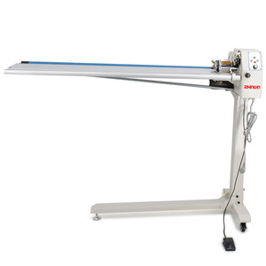 Machine de découpe de bandes entièrement automatique pour aiguilles à <span class=keywords><strong>navette</strong></span> de tricotage, matériaux en coton, avec fonctions de découpe et de couture - Product Image 1
