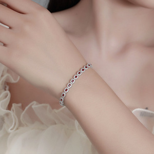 Anello <span class=keywords><strong>da</strong></span> <span class=keywords><strong>Donna</strong></span> in Argento Sterling con Spinello Sintetico Rosso Blu Verde, Cristallo Ovale, Design di Nicchia, Semplice e Versatile, Regalo di <span class=keywords><strong>Capodanno</strong></span> - Product Image 2