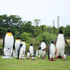 Escultura de Pingüino de Fibra de Vidrio Personalizada OEM, Estatua de Animal de Dibujos Animados de FRP Grande para Parque Temático, Zoológico, Exhibición Comercial y Paisajismo - Product Image 6