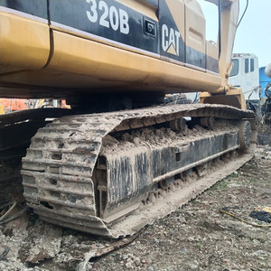 Excavatrice Caterpillar d'occasion 20 tonnes avec moteur, modèles CAT320b, 320CL, 320BL, 320DL, 320c, 320d2l, pour dragage de sable sur routes fluviales, en stock - Product Image 6