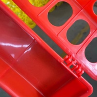 Nouveauté Abreuvoir à Poulet 12 Trous avec Godet Rouge, Mangeoire pour Animaux en Plastique PP, 20 cm, Auge d'Alimentation Rouge pour Volaille