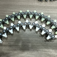 Chaîne à rouleaux (17 alvéoles) en acier à maillons en Y, chaîne inversée, pièces d'escalator, design moderne, fournisseur de pièces en plastique et métal pour escalators