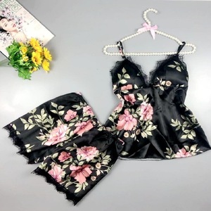 Pyjamas en soie sexy pour femmes, nouveau style transfrontalier, ensemble deux pièces fin d'été (caraco et short) pour la maison - Product Image 1