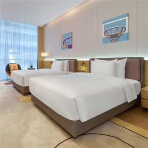 Ensemble de chambre d'hôtel moderne 4 à 5 étoiles, cadre de lit en bois personnalisable avec tête de lit capitonnée et tables de chevet - Product Image 1