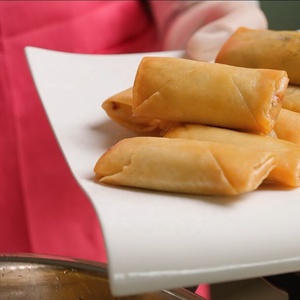 Long Tai China Hometown Saborea alimentos congelados Rollos de huevo dulces y picantes y rollos de primavera con rellenos de verduras para niños - Product Image 1
