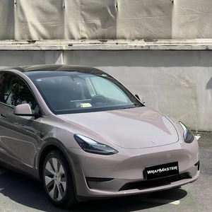 WRAPMASTER PET Liner Super Glossy Dove gris Enveloppe de véhicule Film d'emballage pour voiture - Product Image 1