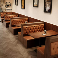 Canapé de style européen moderne en cuir brun pour café, restaurant, salon de thé, avec table, mobilier commercial