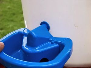 Plato semiautomático de agua para pollos, para aves de corral, patos, Gooses, conejos, mascotas pequeñas, sistema de beber, 0.5L - Product Image 6