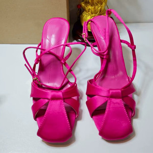 รองเท้าส้นเข็มสไตล์ย้อนยุคสายไขว้แบบกลวงออก3สีรองเท้าแตะส้นสูงของผู้หญิง - Product Image 2