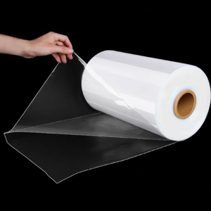 Film étirable transparent en polyoléfine de qualité alimentaire, imperméable, en rouleau, film rétractable, moulage par soufflage, impression en héliogravure personnalisée - Product Image 1