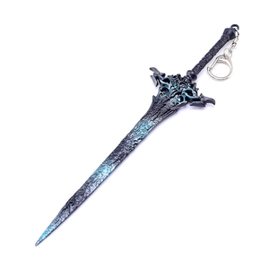 พวงกุญแจดาบขนาดเล็กรุ่น Final Fantasy <span class=keywords><strong>XV</strong></span> ขนาด22ซม. 56ก. เครื่องประดับขนาดเล็กทำจากสังกะสีอัลลอยอาวุธยูน่าอัลติมาเบลด - Product Image 1