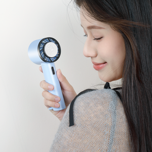 2024 nouveau Mini Turbo refroidissement dortoir ventilateur de bureau usb charge extérieur portable montagne boucle compresse froide portable petit ventilateur - Product Image 2