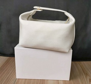 Brand VIP new model ladies' <b>white</b> canvas embroidered handbag for cosmetics storage - Product Image 6
