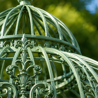 Gazebo personnalisé en fer forgé de style victorien européen, cage à oiseaux vintage pour cérémonie de mariage sur pelouse de domaine, pavillon de décoration en dôme