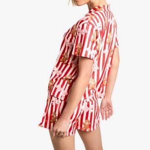 Conjunto de Pijama Navideño de 2 Piezas en Oferta, Corte Holgado, Estampado Navideño, Camiseta de Manga Corta y Pantalones Cortos - Product Image 4