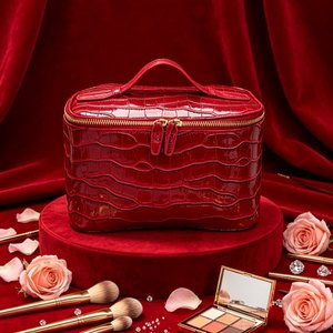 Luxury Shiny Crocodile Texture Cosmetic Organizer Portable Handheld <b>Makeup</b> <b>Box</b> Waterproof Travel Wash Bag With Logo - Product Image 3