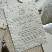 Impression Vanille sur Papier Offset Premium, Gaufrage Sculpté, Estampage Or, Impression Typographique, Impression Numérique, Logo Personnalisé, Modèle 465 Mariage