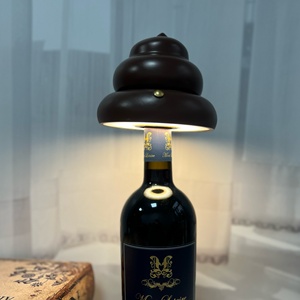 Lampada LED Ricaricabile a Forma di Cacca Provocante in Resina, con Controllo Touch Dimmerabile, Senza Fili, per Bar e Feste - Humor Artistico - Product Image 3