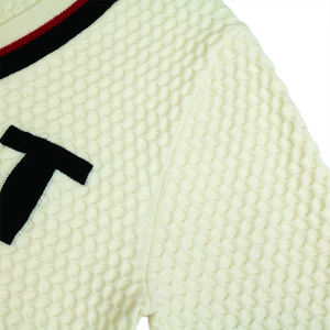 Vente en gros <span class=keywords><strong>de</strong></span> chandail tricoté unisexe à col en V et à manches longues <span class=keywords><strong>de</strong></span> <span class=keywords><strong>cricket</strong></span> golf en nid d'abeille jacquard polyester viscose personnalisé pour femmes - Product Image 3