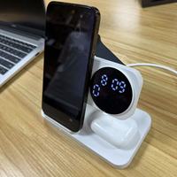 Nieuwe multifunctionele 3-in-1 snellaad draadloze oplader standaard houder kalender wekker mobiele telefoon 15W output wit