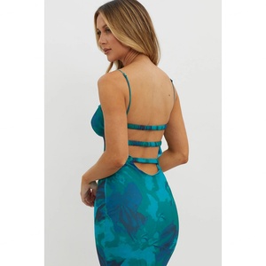 Soldes d'été : Robe longue femme dos nu, sexy, élégante, décontractée, pour les vacances, style licou, tie-dye, effet enveloppant, tissée, taille naturelle, lavable - Product Image 2