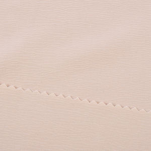 Tissu en crêpe de polyester de qualité supérieure avec une élégante finition effet sable sablé pour vêtements et manteaux tendance - Product Image 5