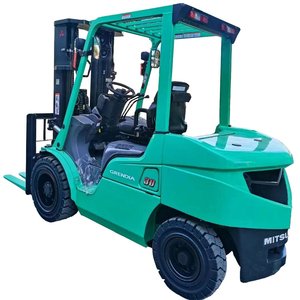 Chariot élévateur diesel Mitsubishi FD30 d'occasion de 3 tonnes avec mât à deux étages, déplaceur latéral hydraulique et pneus pleins - Product Image 1