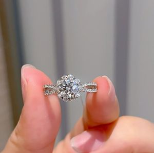 Anillos de Platino PT950 Grabados Personalizados, Anillos de Diamantes Cultivados en Laboratorio para Aniversario, Regalo del Día de la Madre para Ella, Diseño de Logotipo Gratuito, MOQ 2 Piezas - Product Image 5