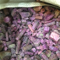 Pierre de rubis rouge naturelle, cristal de quartz brut, corindon brut, pierre précieuse en vrac pour la décoration